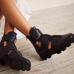 New Free People Hydra Huarache Black Leather Lug Boots EU38 Sz 8